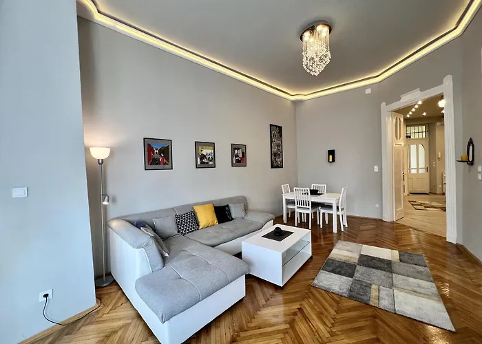 Апартаменты Krisztina *